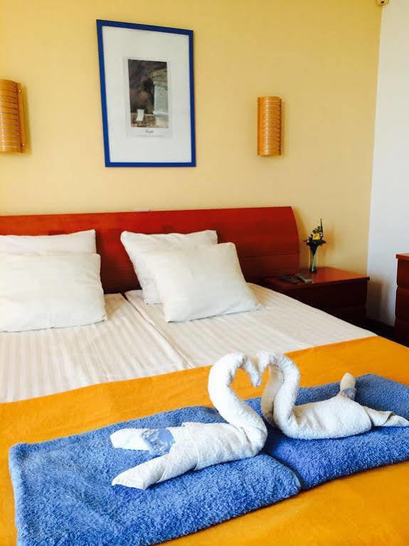 Hotel Quinta Do Atlantico à Santa Bárbara de Nexe Extérieur photo
